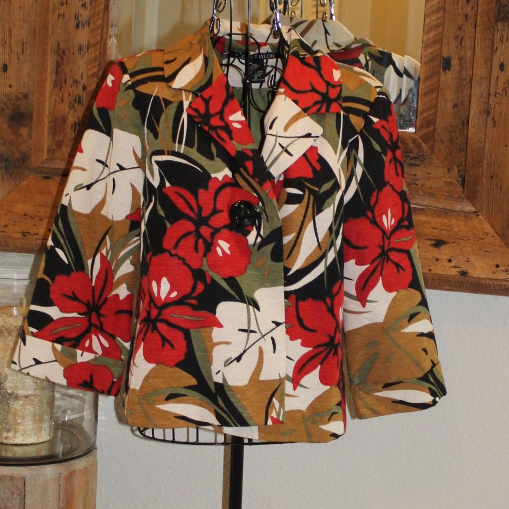 Scott Taylor floral Blazer, good condition, 8O% silk 20% rayon,